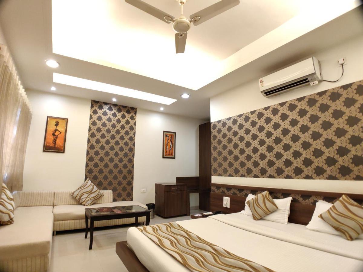Hotel Shiv Vilas Bhopal Buitenkant foto